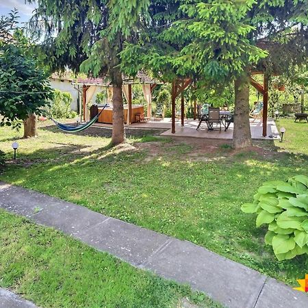 Twin Pines Apartment Egerszalók Zewnętrze zdjęcie